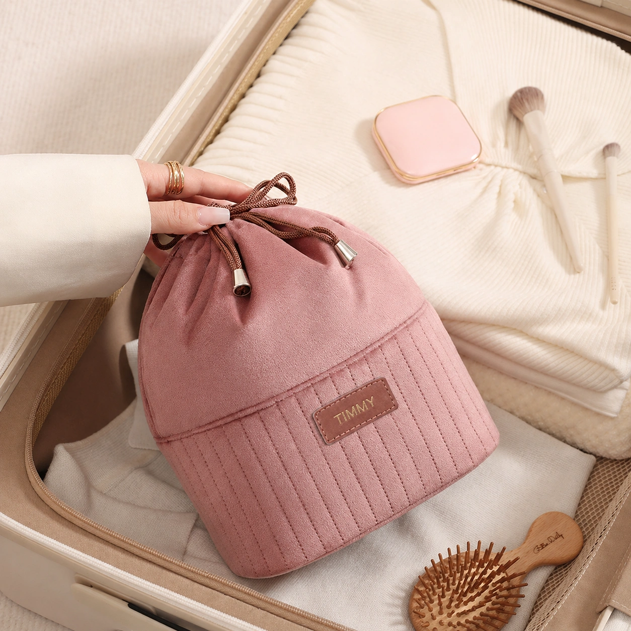 This Dutch Velvet Women Drawstring Storage Bag is made from soft Dutch velvet, designed for organizing cosmetics, skincare products, and daily essentials....